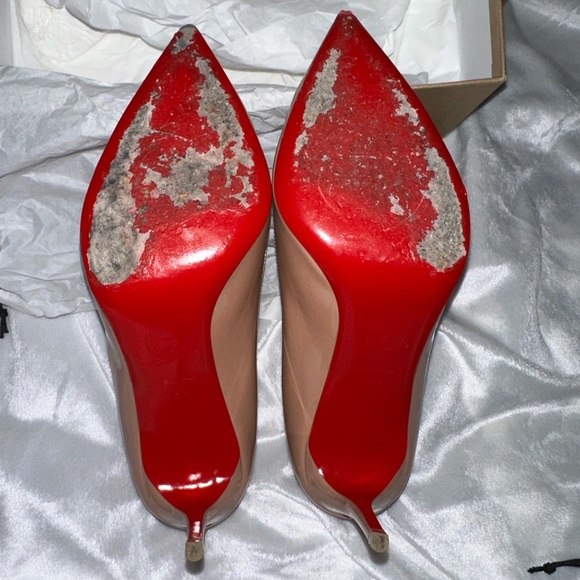 Christian Louboutin pumps ￼
Size 38.5 - Picture 7 of 11